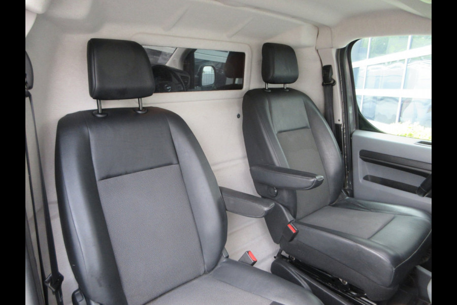 Opel Vivaro 2.0cdti, 122pk, Automaat, 2x Schuifdeur, Camera, Navigatie.