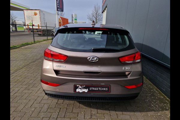 Hyundai i30 1.5 T-GDi MHEV 110pk