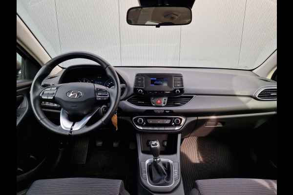 Hyundai i30 1.5 T-GDi MHEV 110pk