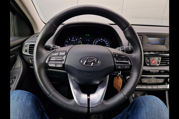 Hyundai i30 1.5 T-GDi MHEV 110pk