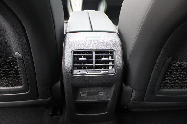 Peugeot 408 1.6 HYbrid 225PK EAT8 GT | PANORAMA SCHUIF/KANTEL DAK | FOCAL PREMIUM AUDIO SYSTEM | STUUR VERWARMING | SFEER VERLICHTING | 20" LICHTMETALEN VELGEN | ELEKTRISCH BEDIENBARE ACHTERKLEP | LED MATRIX KOPLAMPEN | 360° CAMERA | PARKEERSENSOREN VOOR + ACHTER | DRAADLOZE TELEFOONLADER | DRAADLOZE APPLE CARPLAY/ANDROID AUTO | NAVIGATIE | DODEHOEK DETECTIE | ADAPTIVE CRUISE CONTROL |
