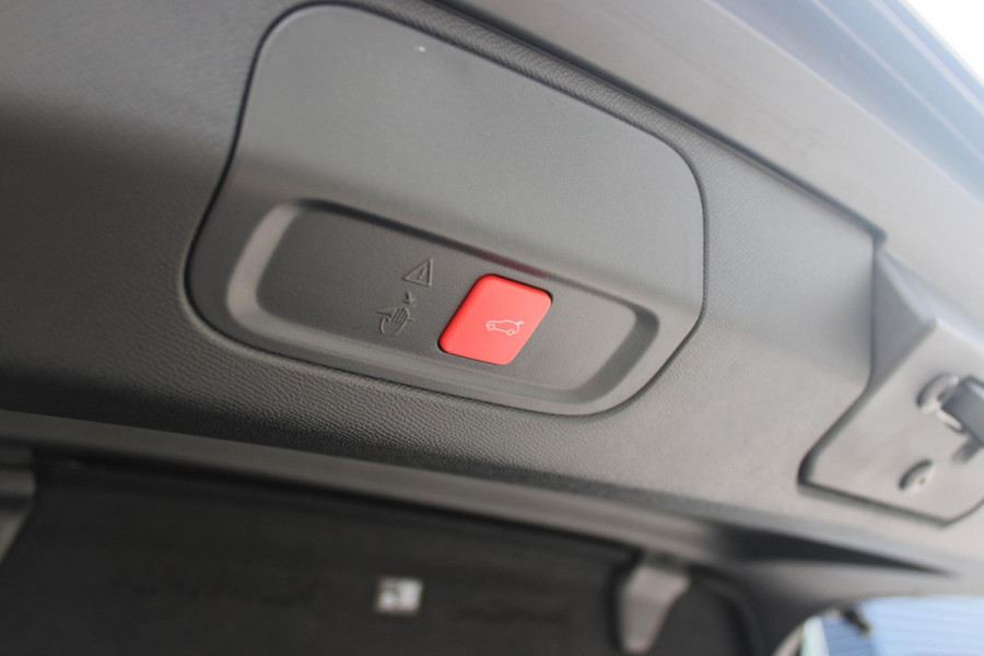 Peugeot 408 1.6 HYbrid 225PK EAT8 GT | PANORAMA SCHUIF/KANTEL DAK | FOCAL PREMIUM AUDIO SYSTEM | STUUR VERWARMING | SFEER VERLICHTING | 20" LICHTMETALEN VELGEN | ELEKTRISCH BEDIENBARE ACHTERKLEP | LED MATRIX KOPLAMPEN | 360° CAMERA | PARKEERSENSOREN VOOR + ACHTER | DRAADLOZE TELEFOONLADER | DRAADLOZE APPLE CARPLAY/ANDROID AUTO | NAVIGATIE | DODEHOEK DETECTIE | ADAPTIVE CRUISE CONTROL |