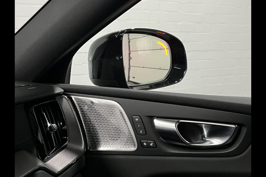 Volvo XC60 2.0 T8 PHEV AWD Ultra Black Edition Trekhaak | Bowers & Wilkins |  Massage | Open dak |  Stoel ventilatie | Stoel-/stuurverwarming | Head-up | 360 camera | *455PK*
