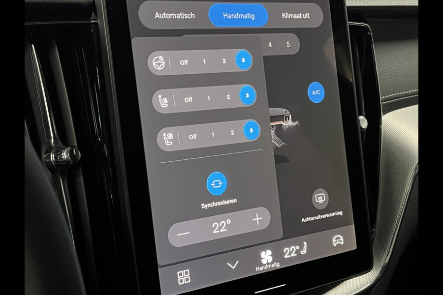 Volvo XC60 2.0 T8 PHEV AWD Ultra Black Edition Trekhaak | Bowers & Wilkins |  Massage | Open dak |  Stoel ventilatie | Stoel-/stuurverwarming | Head-up | 360 camera | *455PK*