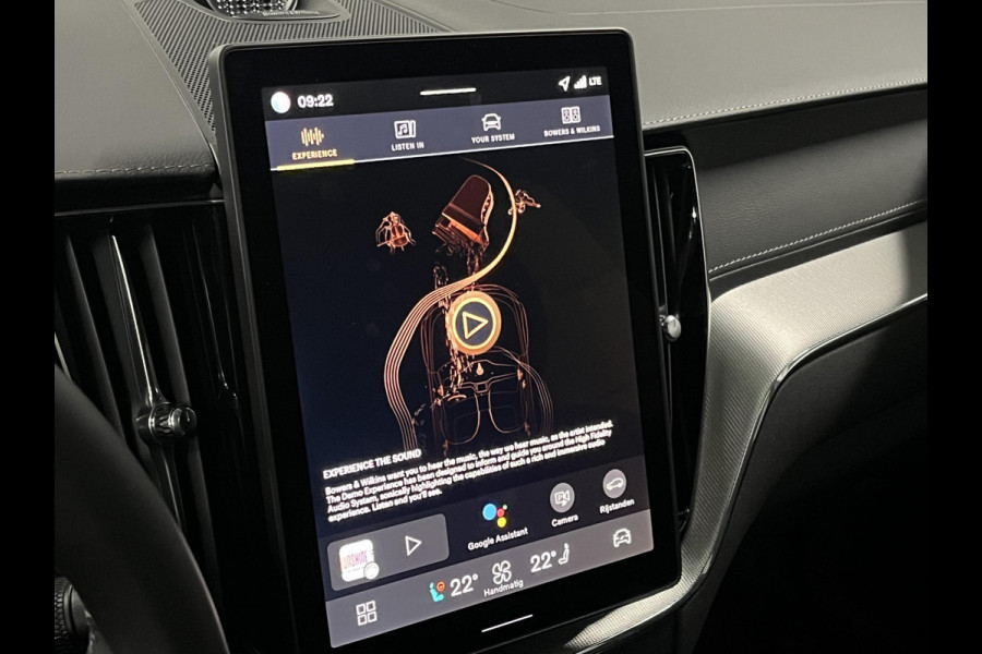Volvo XC60 2.0 T8 PHEV AWD Ultra Black Edition Bowers & Wilkins |  Massage | Open dak |  Stoel ventilatie | Stoel-/stuurverwarming | Head-up | 360 camera | *455PK*