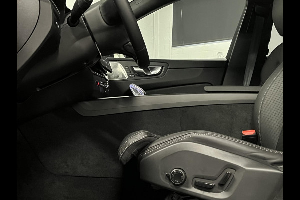 Volvo XC60 2.0 T8 PHEV AWD Ultra Black Edition Bowers & Wilkins |  Massage | Open dak |  Stoel ventilatie | Stoel-/stuurverwarming | Head-up | 360 camera | *455PK*