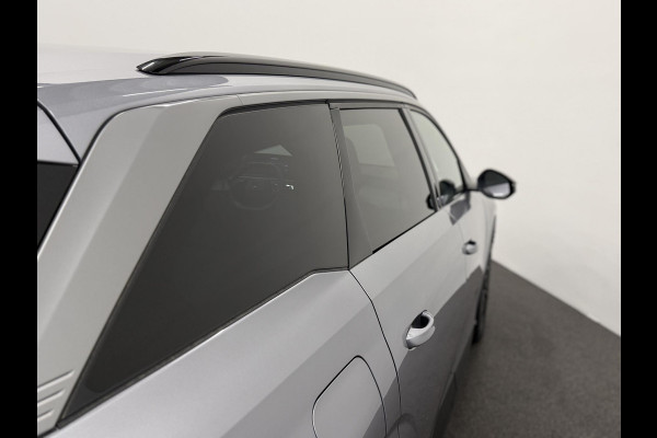 Peugeot 5008 1.2 Hybrid 136pk Allure Automaat 7 Persoons Navigatie Cruise control Climate control LED Parkeersensoren Camera Apple Carplay/ Android Auto Radio