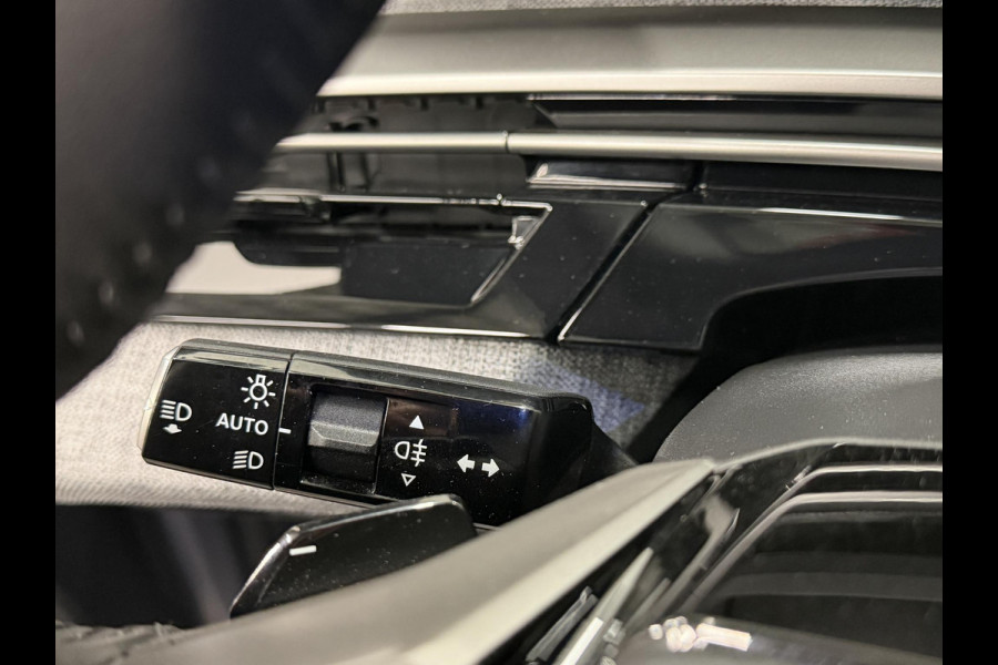 Peugeot 5008 1.2 Hybrid 136pk Allure Automaat 7 Persoons Navigatie Cruise control Climate control LED Parkeersensoren Camera Apple Carplay/ Android Auto Radio
