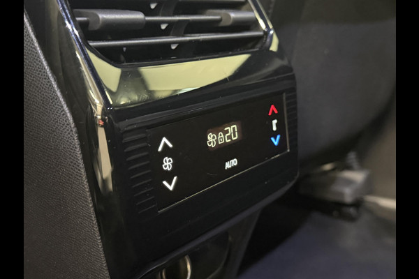 Peugeot 5008 1.2 Hybrid 136pk Allure Automaat 7 Persoons Navigatie Cruise control Climate control LED Parkeersensoren Camera Apple Carplay/ Android Auto Radio