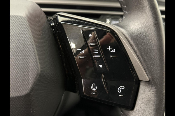Peugeot 5008 1.2 Hybrid 136pk Allure Automaat 7 Persoons Navigatie Cruise control Climate control LED Parkeersensoren Camera Apple Carplay/ Android Auto Radio