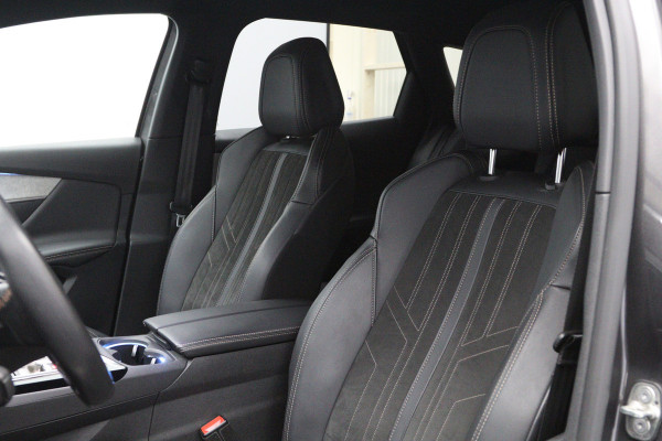 Peugeot 3008 1.6 HYbrid 225 GT, Focal Sound, 19" LM, LED, Camera