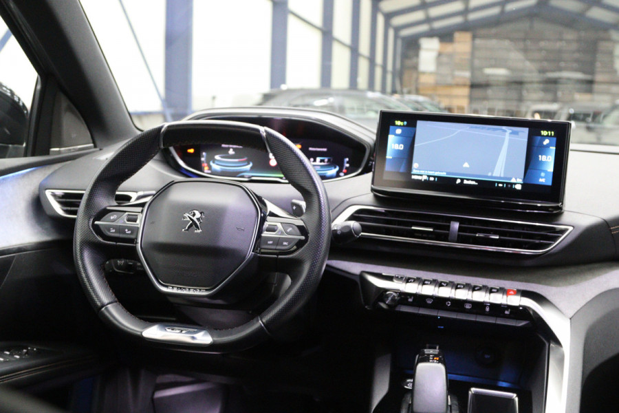 Peugeot 3008 1.6 HYbrid 225 GT, Focal Sound, 19" LM, LED, Camera