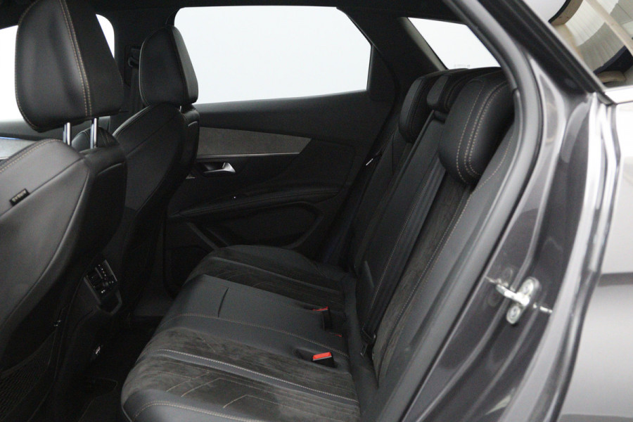 Peugeot 3008 1.6 HYbrid 225 GT, Focal Sound, 19" LM, LED, Camera
