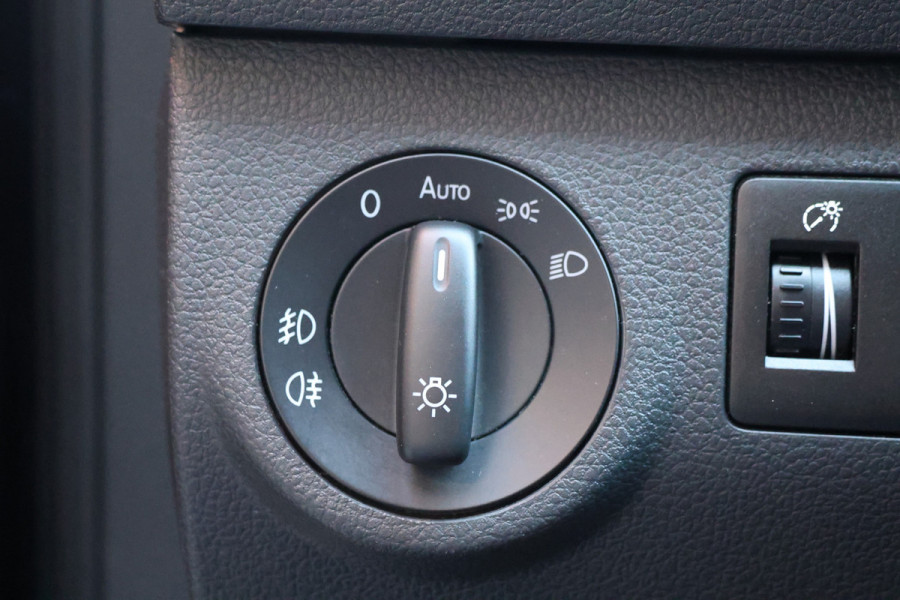 Volkswagen Caddy 2.0 TDI Highline 185 PK | MF Stuur | Trekhaak | PDC | Airco | Elek ramen | Treeplanken | Nieuwe APK | NAP Logisch | Euro 6