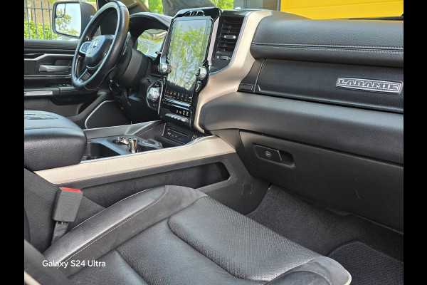 Dodge Ram 1500 5.7 V8 4x4 Crew Cab Laramie / NAP / Leder / Memory / Elek Stoelen / Open Pano / Led / Pdc / Trekhaak / 22 Inch