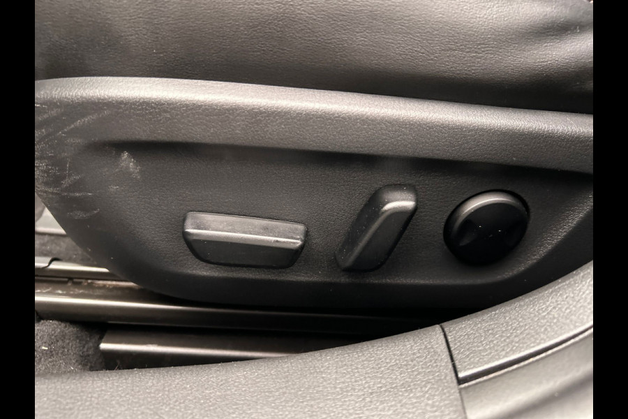Mazda 3 2.0 e-SkyActiv-G M Hybrid 122 | Trekhaak | Head/up | Rondomzicht/Camera | Leder |