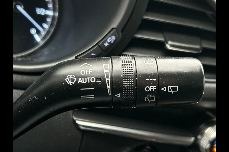 Mazda 3 2.0 e-SkyActiv-G M Hybrid 122 | Trekhaak | Head/up | Rondomzicht/Camera | Leder |
