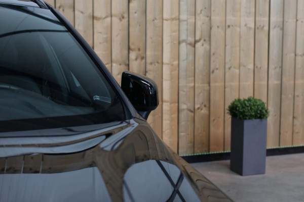 Volvo XC60 2.0 T6 Plug-in hybrid AWD Plus Dark *Pano*H/K*Trekhaak*Leder*