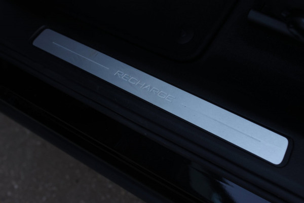 Volvo XC60 2.0 T6 Plug-in hybrid AWD Plus Dark *Pano*H/K*Trekhaak*Leder*