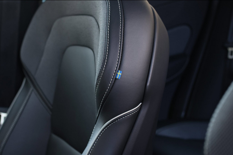 Volvo XC60 2.0 T6 Plug-in hybrid AWD Plus Dark *Pano*H/K*Trekhaak*Leder*
