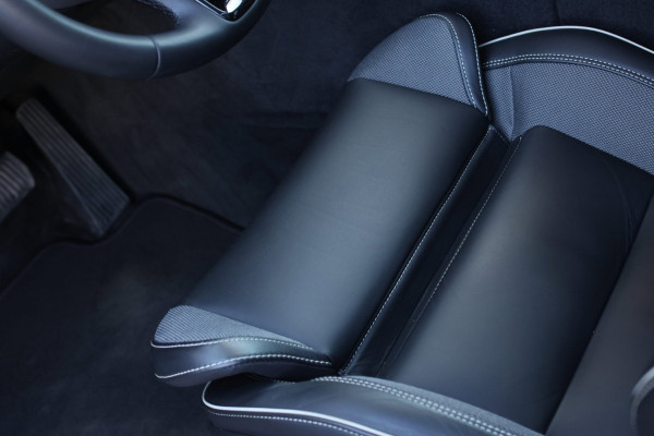 Volvo XC60 2.0 T6 Plug-in hybrid AWD Plus Dark *Pano*H/K*Trekhaak*Leder*