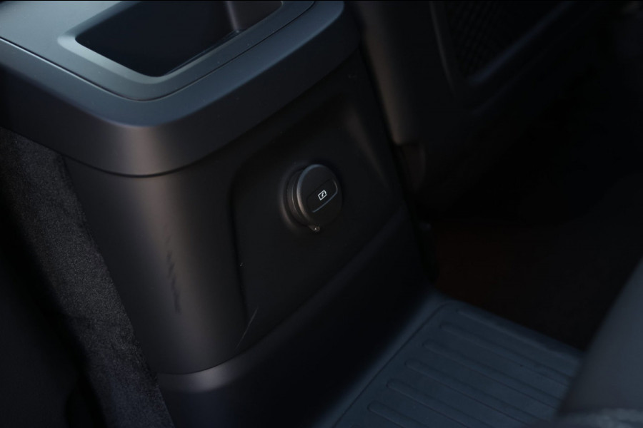 Volvo XC60 2.0 T6 Plug-in hybrid AWD Plus Dark *Pano*H/K*Trekhaak*Leder*