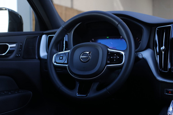 Volvo XC60 2.0 T6 Plug-in hybrid AWD Plus Dark *Pano*H/K*Trekhaak*Leder*