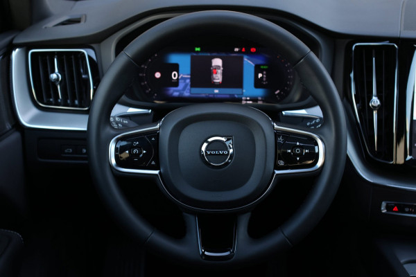 Volvo XC60 2.0 T6 Plug-in hybrid AWD Plus Dark *Pano*H/K*Trekhaak*Leder*