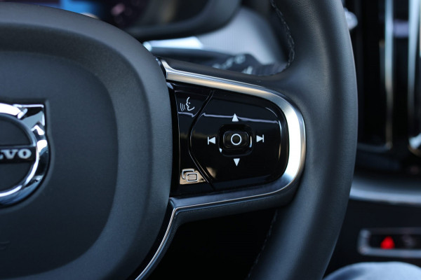 Volvo XC60 2.0 T6 Plug-in hybrid AWD Plus Dark *Pano*H/K*Trekhaak*Leder*