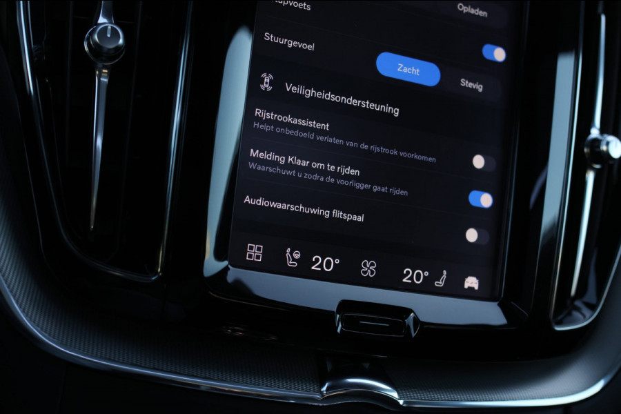 Volvo XC60 2.0 T6 Plug-in hybrid AWD Plus Dark *Pano*H/K*Trekhaak*Leder*