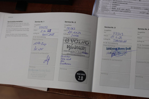 Volvo XC60 2.0 T6 Plug-in hybrid AWD Plus Dark *Pano*H/K*Trekhaak*Leder*