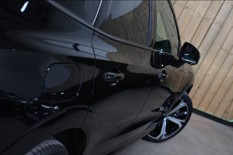 Volvo XC60 2.0 T6 Plug-in hybrid AWD Plus Dark *Pano*H/K*Trekhaak*Leder*