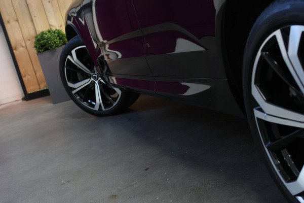 Volvo XC60 2.0 T6 Plug-in hybrid AWD Plus Dark *Pano*H/K*Trekhaak*Leder*
