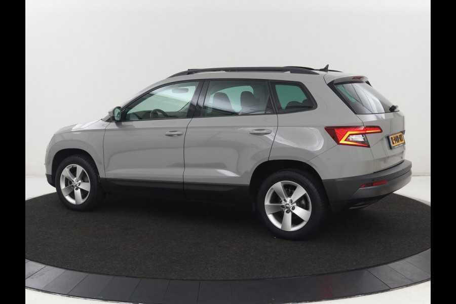 Škoda Karoq 1.5 TSI Business Edition | Panoramadak | Stoelverwarming | Carplay | Navigatie | Parkeerhulp | Climate control | Bluetooth | Cruise control | Getint glas