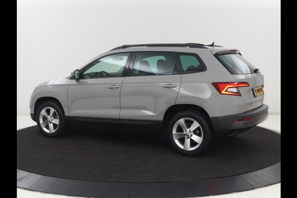 Škoda Karoq 1.5 TSI Business Edition | Panoramadak | Stoelverwarming | Carplay | Navigatie | Parkeerhulp | Climate control | Bluetooth | Cruise control | Getint glas