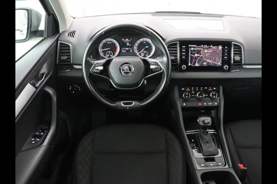 Škoda Karoq 1.5 TSI Business Edition | Panoramadak | Stoelverwarming | Carplay | Navigatie | Parkeerhulp | Climate control | Bluetooth | Cruise control | Getint glas