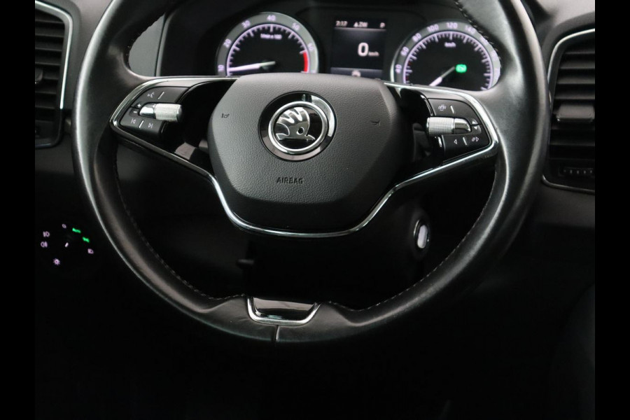 Škoda Karoq 1.5 TSI Business Edition | Panoramadak | Stoelverwarming | Carplay | Navigatie | Parkeerhulp | Climate control | Bluetooth | Cruise control | Getint glas