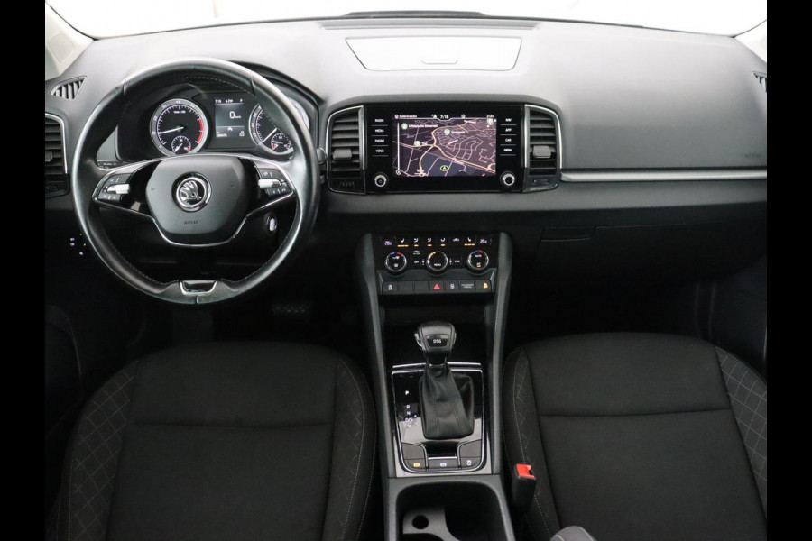Škoda Karoq 1.5 TSI Business Edition | Panoramadak | Stoelverwarming | Carplay | Navigatie | Parkeerhulp | Climate control | Bluetooth | Cruise control | Getint glas