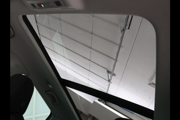 Škoda Karoq 1.5 TSI Business Edition | Panoramadak | Stoelverwarming | Carplay | Navigatie | Parkeerhulp | Climate control | Bluetooth | Cruise control | Getint glas
