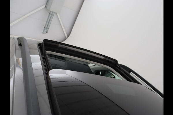 Škoda Karoq 1.5 TSI Business Edition | Panoramadak | Stoelverwarming | Carplay | Navigatie | Parkeerhulp | Climate control | Bluetooth | Cruise control | Getint glas