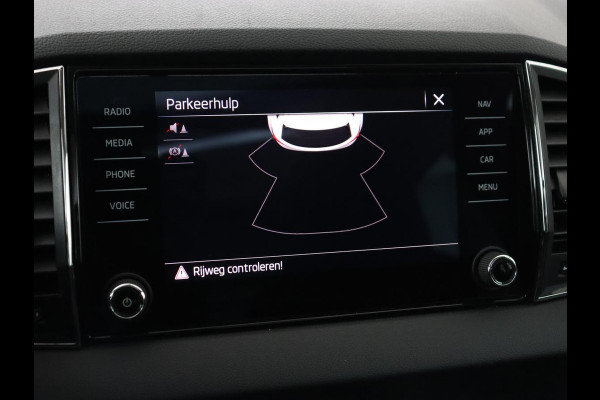 Škoda Karoq 1.5 TSI Business Edition | Panoramadak | Stoelverwarming | Carplay | Navigatie | Parkeerhulp | Climate control | Bluetooth | Cruise control | Getint glas