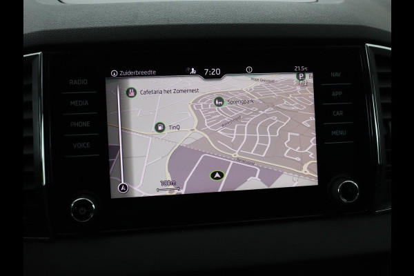 Škoda Karoq 1.5 TSI Business Edition | Panoramadak | Stoelverwarming | Carplay | Navigatie | Parkeerhulp | Climate control | Bluetooth | Cruise control | Getint glas