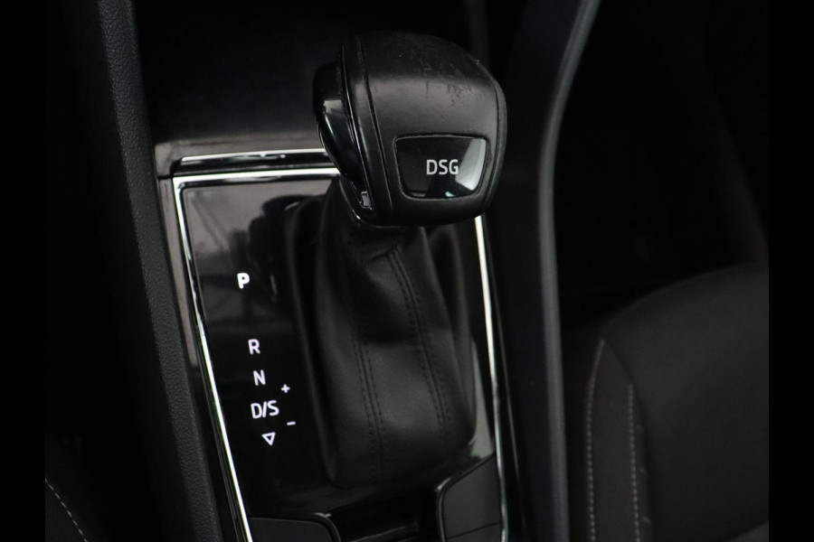 Škoda Karoq 1.5 TSI Business Edition | Panoramadak | Stoelverwarming | Carplay | Navigatie | Parkeerhulp | Climate control | Bluetooth | Cruise control | Getint glas