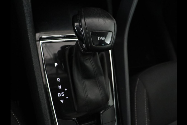 Škoda Karoq 1.5 TSI Business Edition | Panoramadak | Stoelverwarming | Carplay | Navigatie | Parkeerhulp | Climate control | Bluetooth | Cruise control | Getint glas