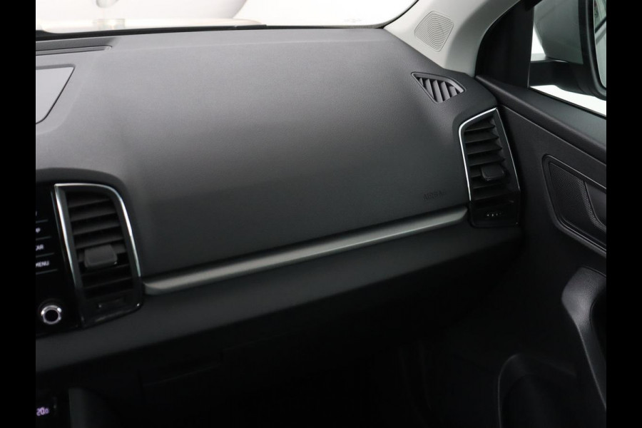 Škoda Karoq 1.5 TSI Business Edition | Panoramadak | Stoelverwarming | Carplay | Navigatie | Parkeerhulp | Climate control | Bluetooth | Cruise control | Getint glas