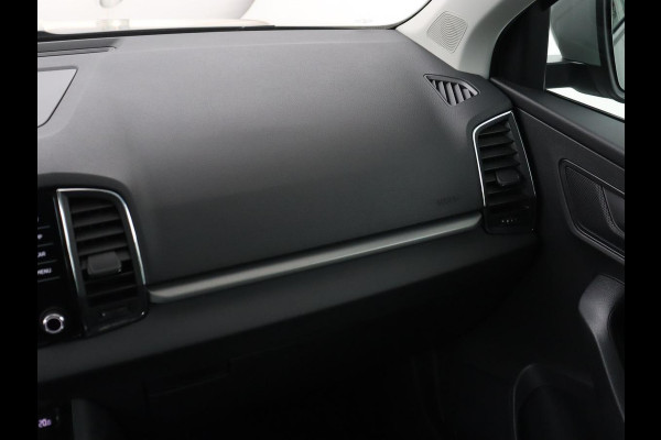 Škoda Karoq 1.5 TSI Business Edition | Panoramadak | Stoelverwarming | Carplay | Navigatie | Parkeerhulp | Climate control | Bluetooth | Cruise control | Getint glas