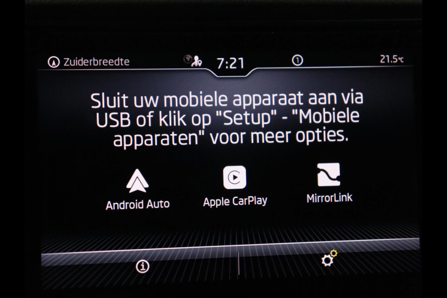 Škoda Karoq 1.5 TSI Business Edition | Panoramadak | Stoelverwarming | Carplay | Navigatie | Parkeerhulp | Climate control | Bluetooth | Cruise control | Getint glas