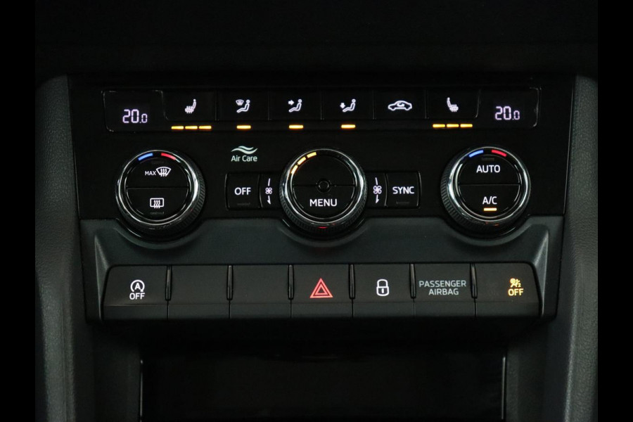 Škoda Karoq 1.5 TSI Business Edition | Panoramadak | Stoelverwarming | Carplay | Navigatie | Parkeerhulp | Climate control | Bluetooth | Cruise control | Getint glas