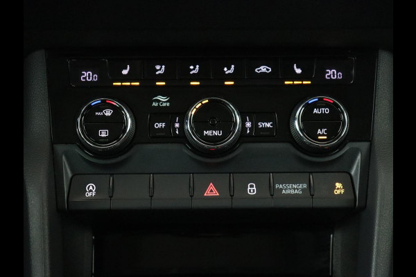 Škoda Karoq 1.5 TSI Business Edition | Panoramadak | Stoelverwarming | Carplay | Navigatie | Parkeerhulp | Climate control | Bluetooth | Cruise control | Getint glas