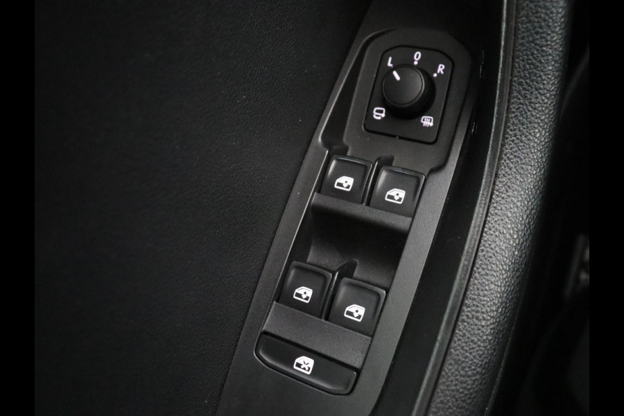 Škoda Karoq 1.5 TSI Business Edition | Panoramadak | Stoelverwarming | Carplay | Navigatie | Parkeerhulp | Climate control | Bluetooth | Cruise control | Getint glas